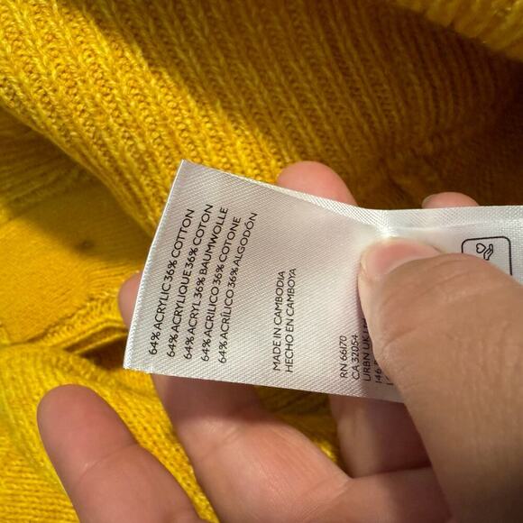 BDG Augusta Oversized V-Neck Boyfriend Cardigan, Yellow XS Product Sku 95895470 - Picture 4 of 4